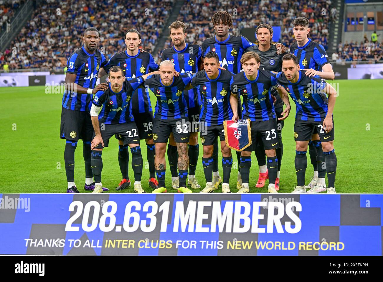 Mailand, Italien. April 2024. Das Startelf von Inter für das Spiel der Serie A zwischen Inter und Cagliari bei Giuseppe Meazza in Mailand. (Foto: Gonzales Photo - Tommaso Fimiano). Stockfoto