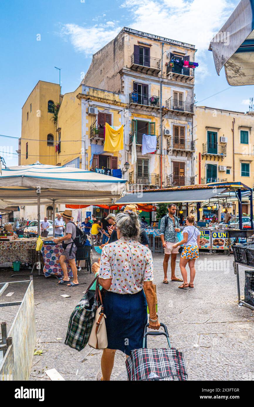 Ballaro Markt in Palermo. Ballarò ist der älteste und größte Markt der Stadt. Stockfoto
