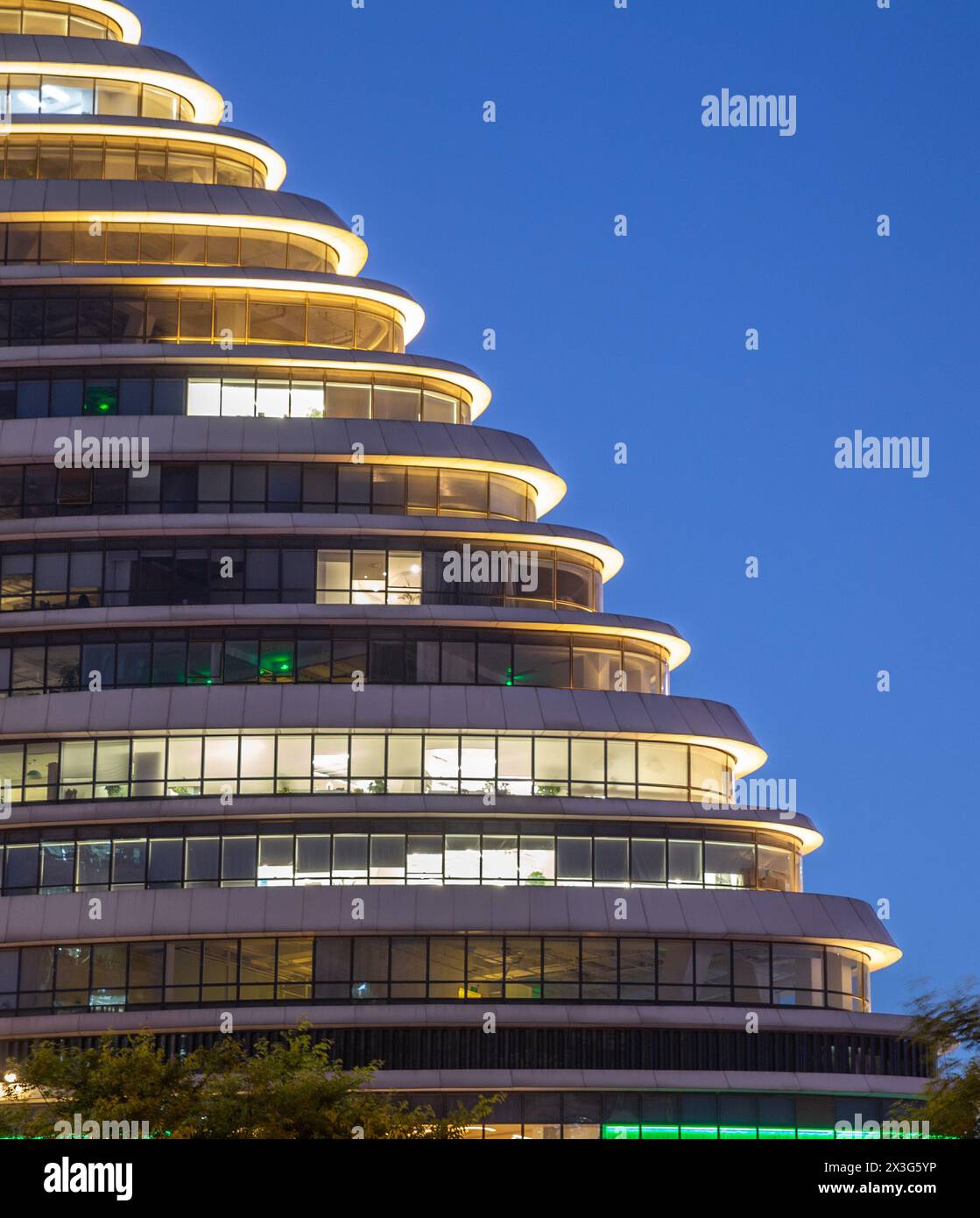 Detail des nächtlichen Wangjing Soho in Shanghai, China, moderne Architektur, kommerzielle Nutzung Stockfoto