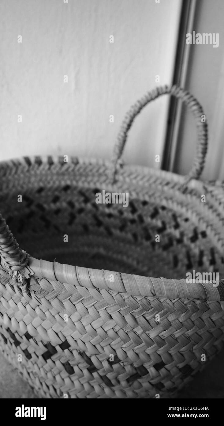 Muster Korb dunkel Modus Stockfoto