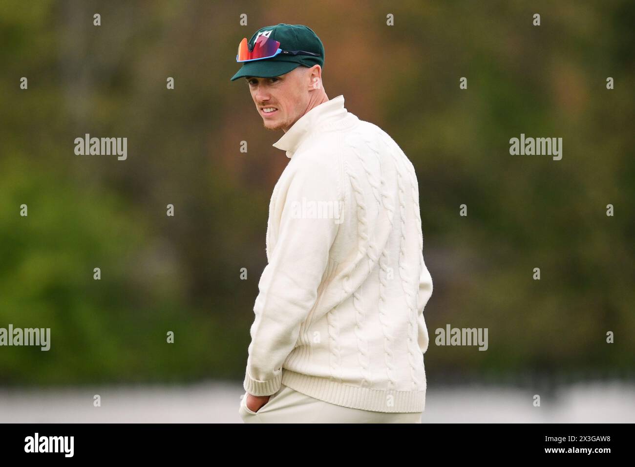 Kidderminster, Großbritannien. April 2024. Adam Schlauch of Worcestershire während des Vitality County Championship Division 1 Matches Worcestershire vs Somerset im Kidderminster Cricket Club, Kidderminster, Vereinigtes Königreich, 26. April 2024 (Foto: Craig Thomas/News Images) in Kidderminster, Vereinigtes Königreich am 25. April 2024. (Foto: Craig Thomas/News Images/SIPA USA) Credit: SIPA USA/Alamy Live News Stockfoto