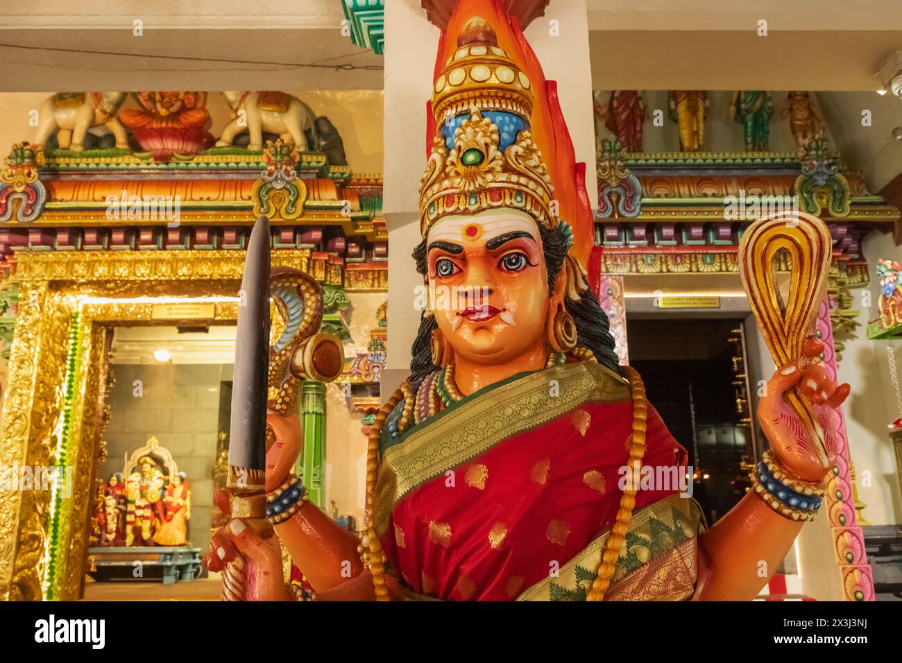Asien, Singapur, Chinatown, Sri Mariamman Tempel, Statue des weiblichen Hindu Deitie Stockfoto