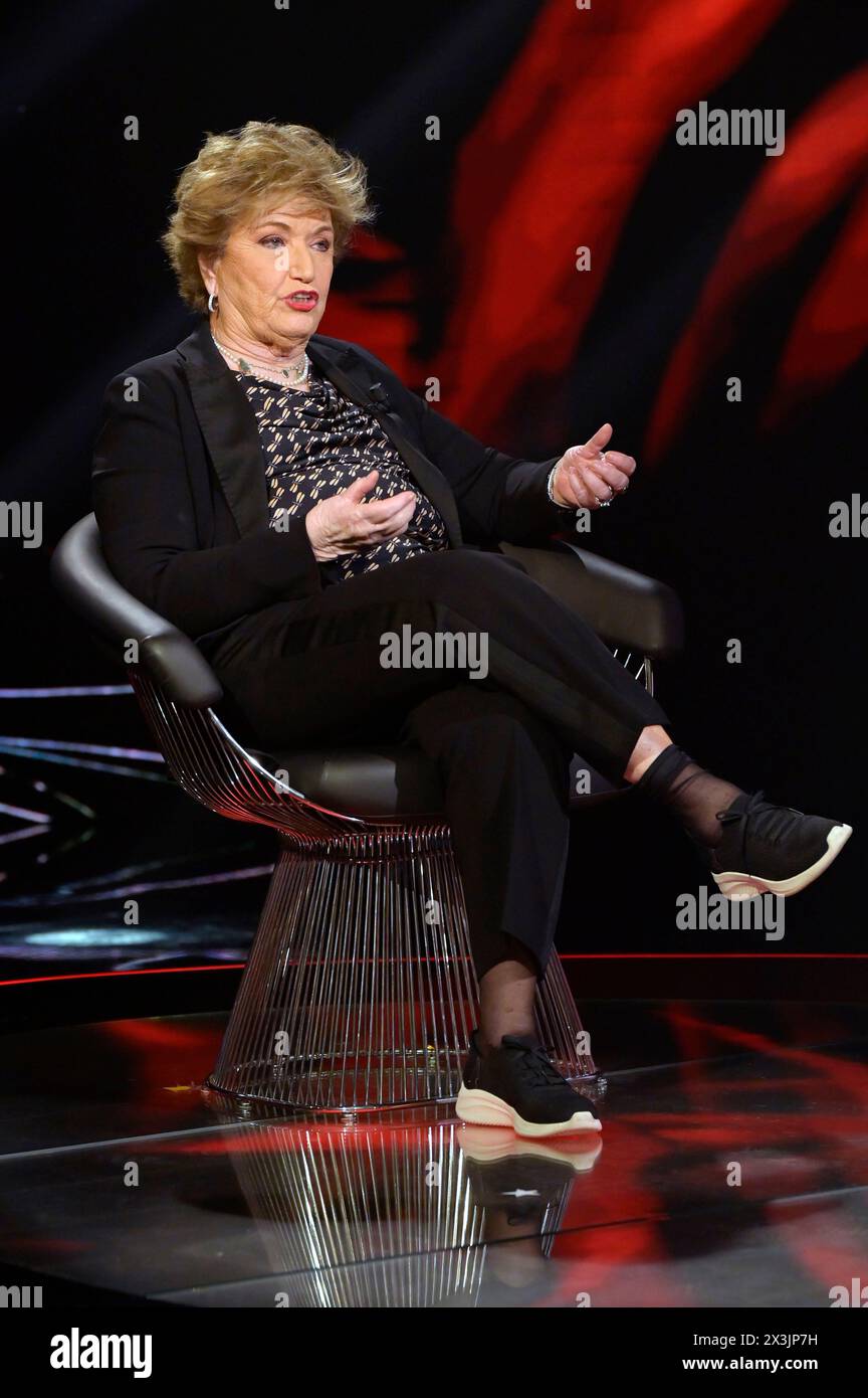 Mara Maionchi in der Rai-Talkshow 'Belve' in den Fabrizio Frizzi Studios. Rom, 26.04.2024 Stockfoto