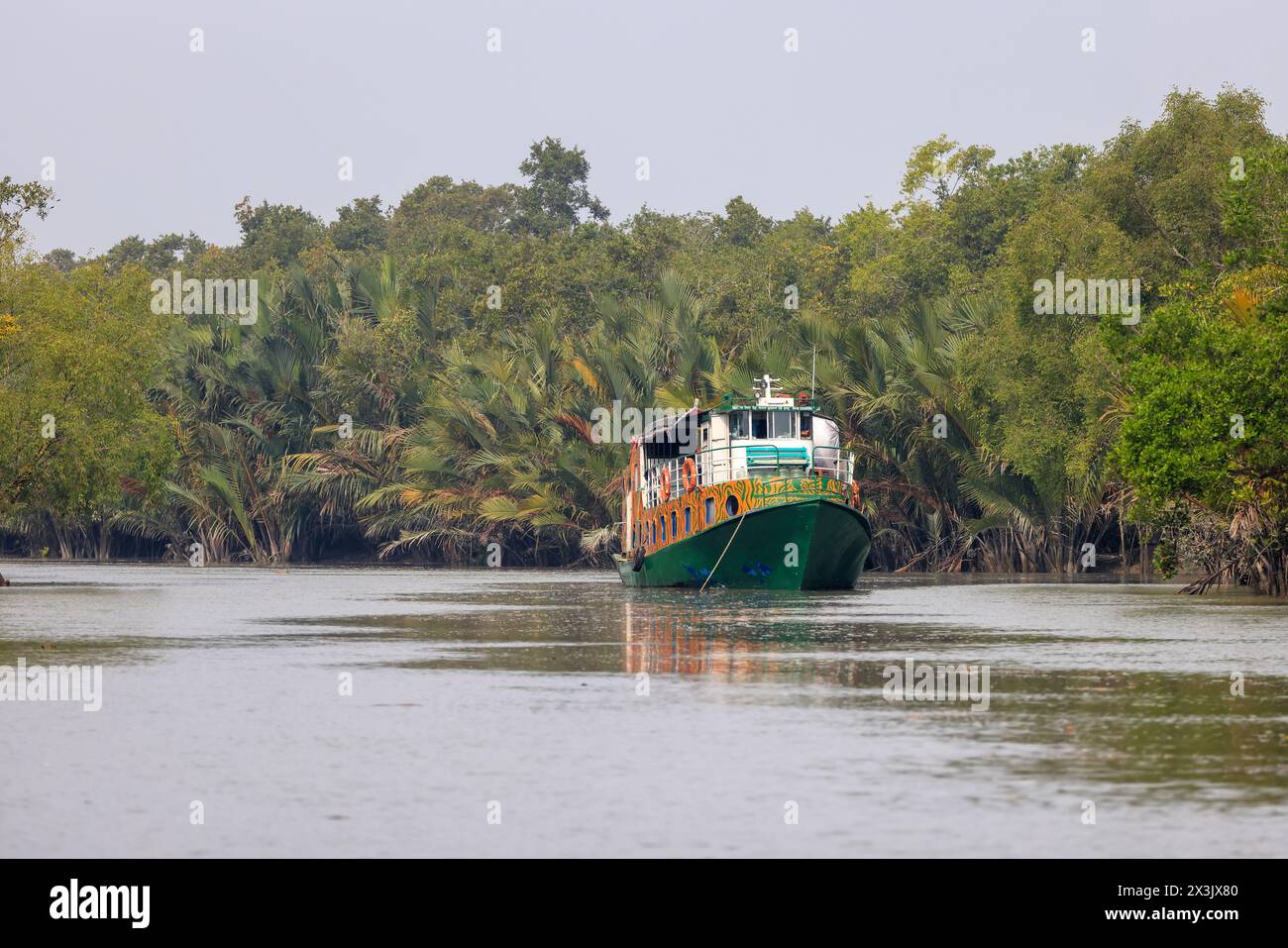 Bootstour auf dem Fluss in Bangladesch. Dieses Foto wurde vom sundarbans-Nationalpark in Bangladesch gemacht. Stockfoto