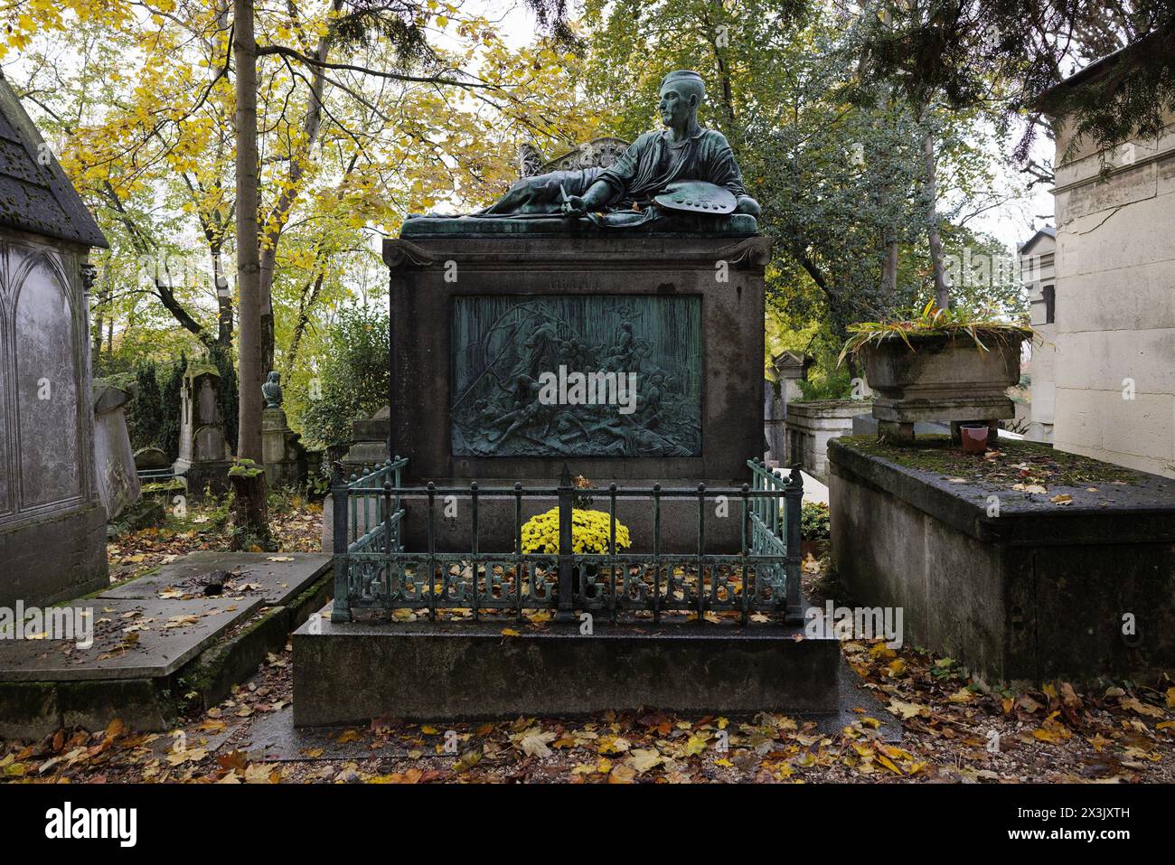 Paris, Frankreich, 11. November 2023. Das Grab des französischen Malers Theodore Gericault (Jean-Louis Andre Theodore Gericault, 1791–1824) in der 12. Abteilung des Friedhofs Pere-Lachaise. ©Isabella de Maddalena/opale.Photo Stockfoto