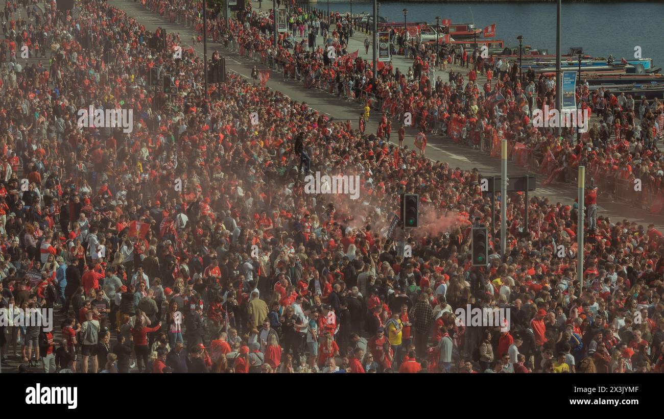 Wir feiern einen weiteren siegreichen Moment mit dem unglaublichen Liverpool Football Team. Stockfoto
