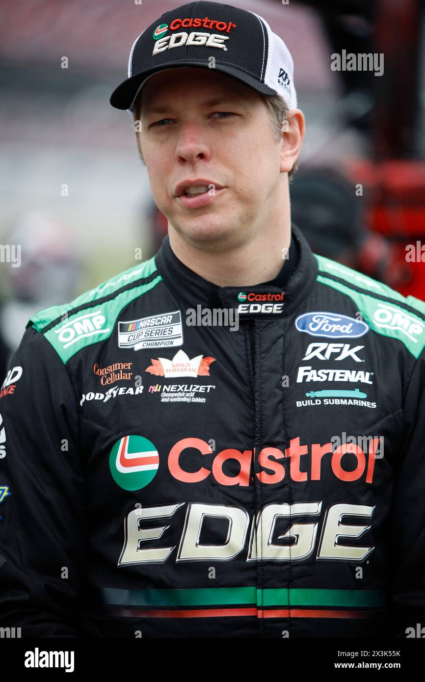 Brad Keselowski macht sich bereit, sich für die GEICO 500 in Lincoln, AL, USA, zu qualifizieren. Stockfoto