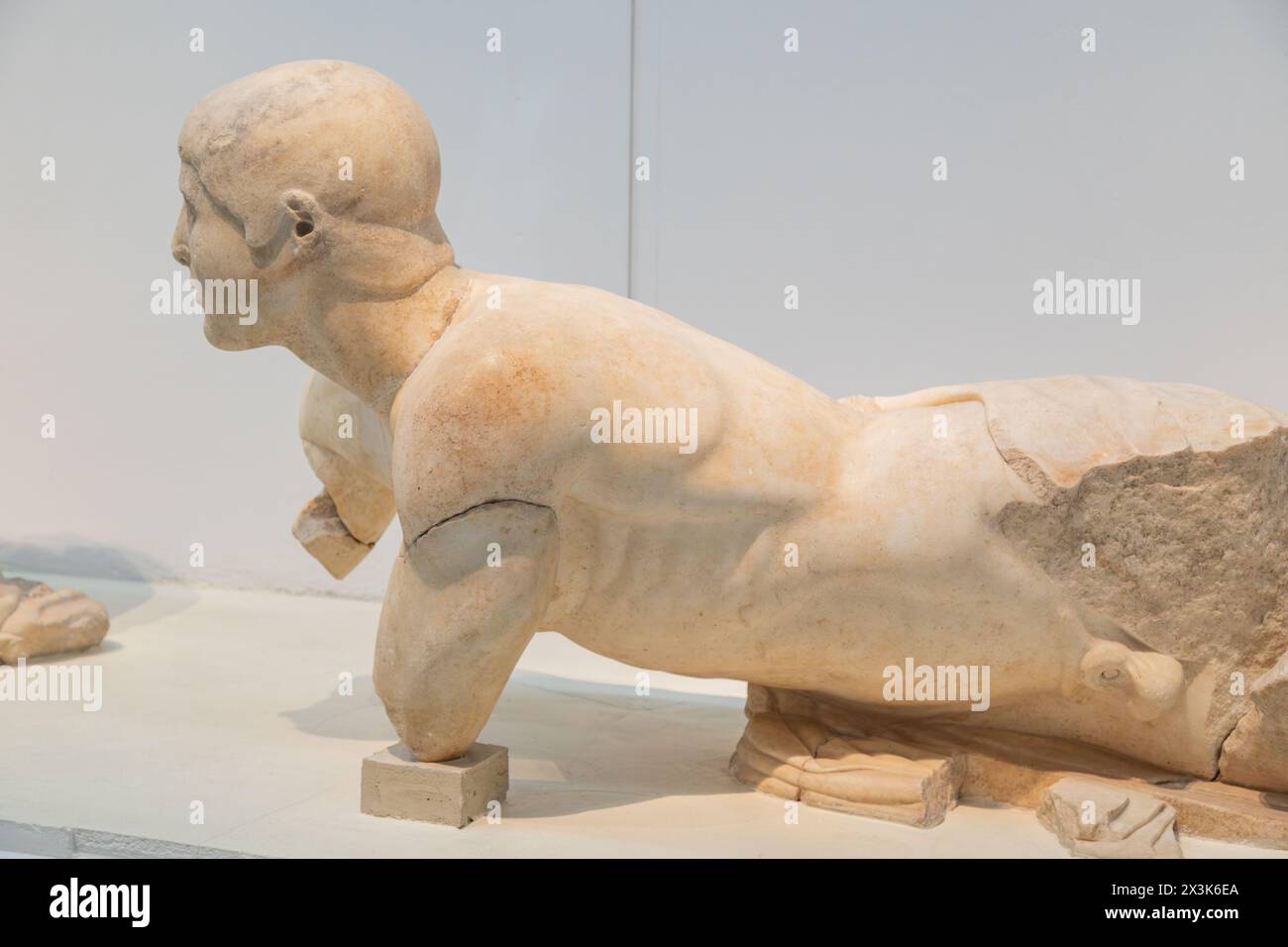 Östlicher Giebel des Zeus-Tempels, Archäologisches Museum von Olympia, Griechenland. Stockfoto