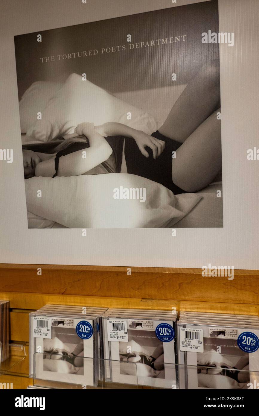 Barnes & Noble Booksellers auf der Fifth Avenue in New York City bietet eine große Auswahl an Büchern, Zeitschriften, Musik und Spielen. USA 2024 Stockfoto