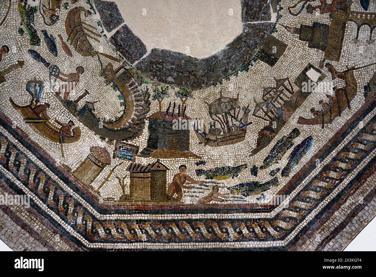 Römisches Mosaik mit Hafenmotiven. 3. Jahrhundert n. Chr. Stein. Von Toledos archäologischer Ausgrabungsstätte Vega Baja, Spanien. Museum von Santa Cruz. Toledo. Spanien. Stockfoto
