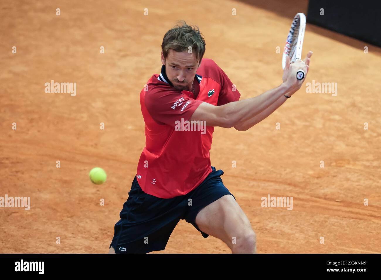 Daniil Medwedev gegen Matteo Arnaldi im Spiel der Männer-Einzel-Runde 64 am fünften Tag der Mutua Madrid Open in La Caja Magica am 27. April, Stockfoto