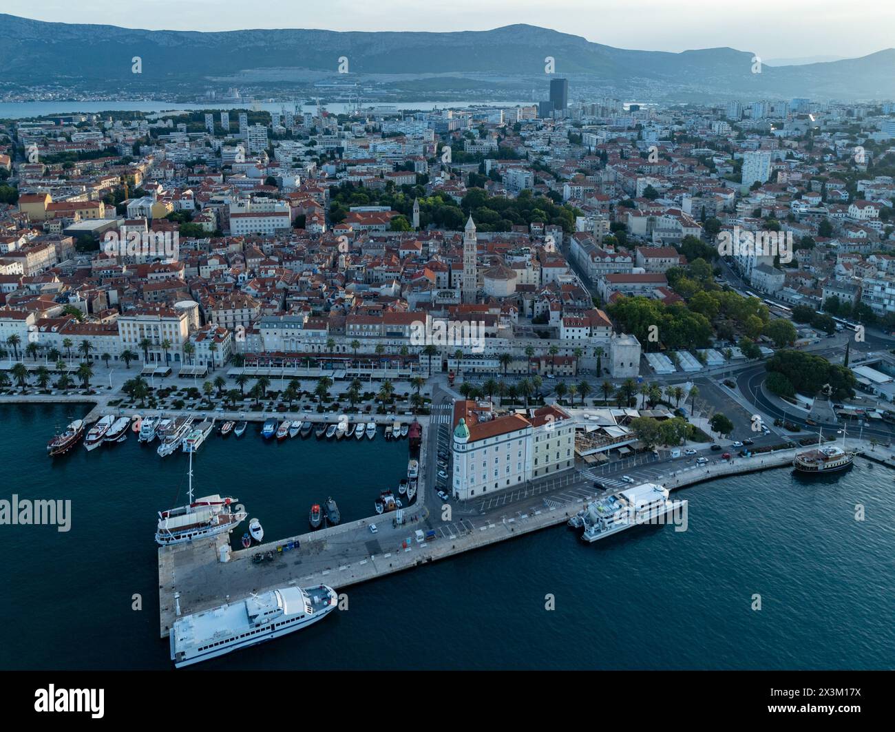 Aus der Vogelperspektive der Altstadt von Split, Kroatien. Stockfoto