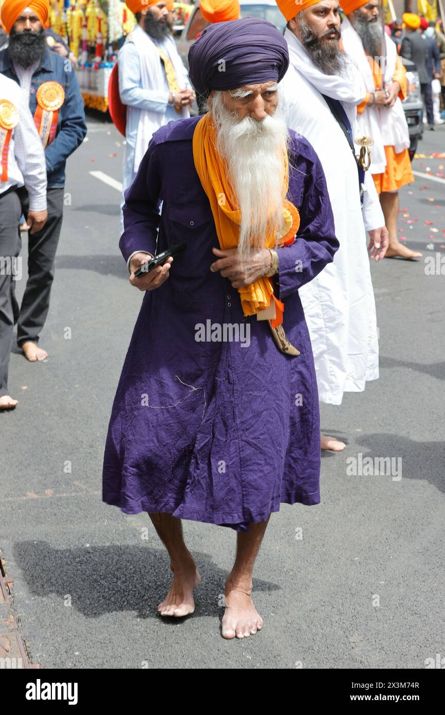 Madison Avenue, New York, USA, 27. April 2024 - Tausende von Sikh ...