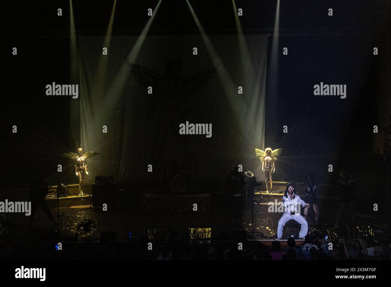 Newcastle, Großbritannien - Elvana, Elvis fronted Nirvana tritt am 27. April im O2 City Hall in Newcastle auf, am letzten Abend ihrer UK-Tour. Foto: Jill O'Donnell/Alamy Live News Stockfoto Newcastle, Großbritannien - Elvana, Elvis fronted Nirvana tritt am 27. April im O2 City Hall in Newcastle auf, am letzten Abend ihrer UK-Tour. Foto: Jill O'Donnell/Alamy Live News Stockfoto