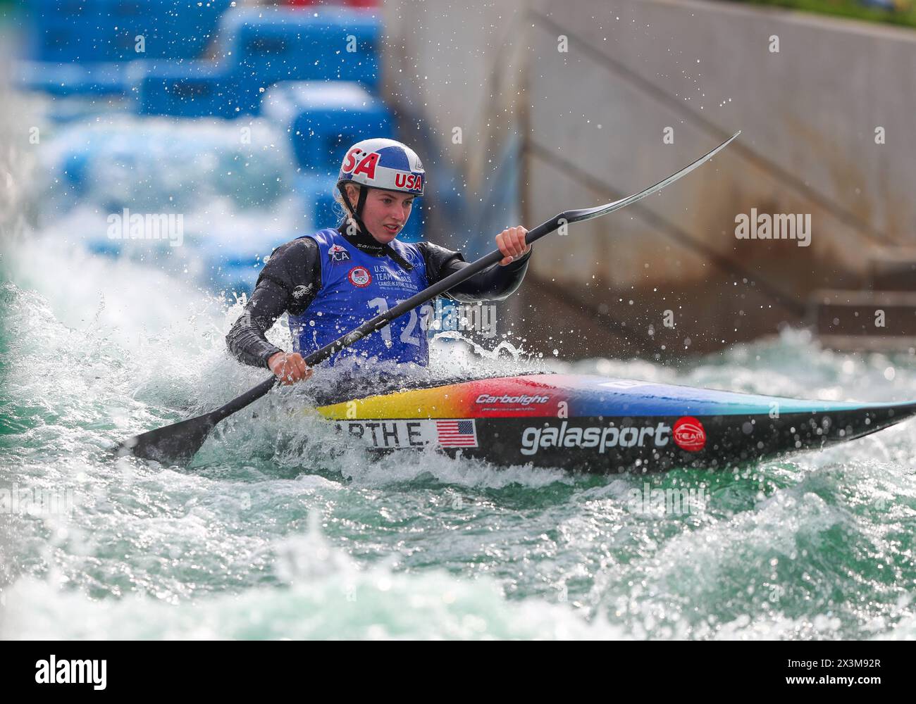 27. April 2024: Evy Leibfarth tritt in den US Olympic Team Trials für Kayak Slalom bei Riversport in Oklahoma City an. Ron Lane (Bild: © Ron Lane/Cal Sport Media) Stockfoto