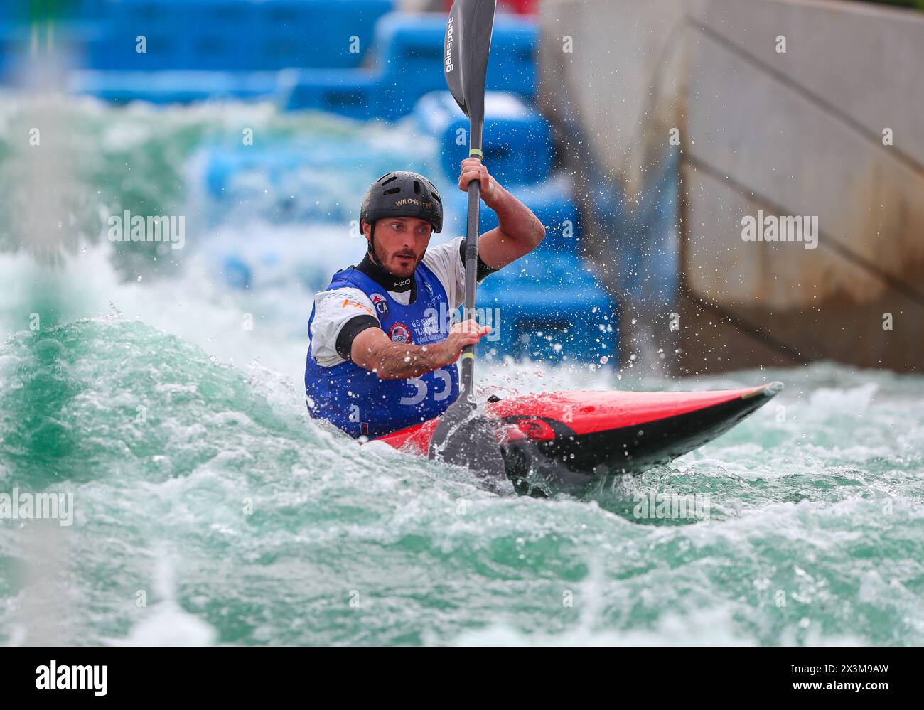 Spur. April 2024. Ethan Van Horn tritt bei den US Olympic Team Trials für Kayak Slalom bei Riversport in Oklahoma City an. Ron Lane. Quelle: csm/Alamy Live News Stockfoto