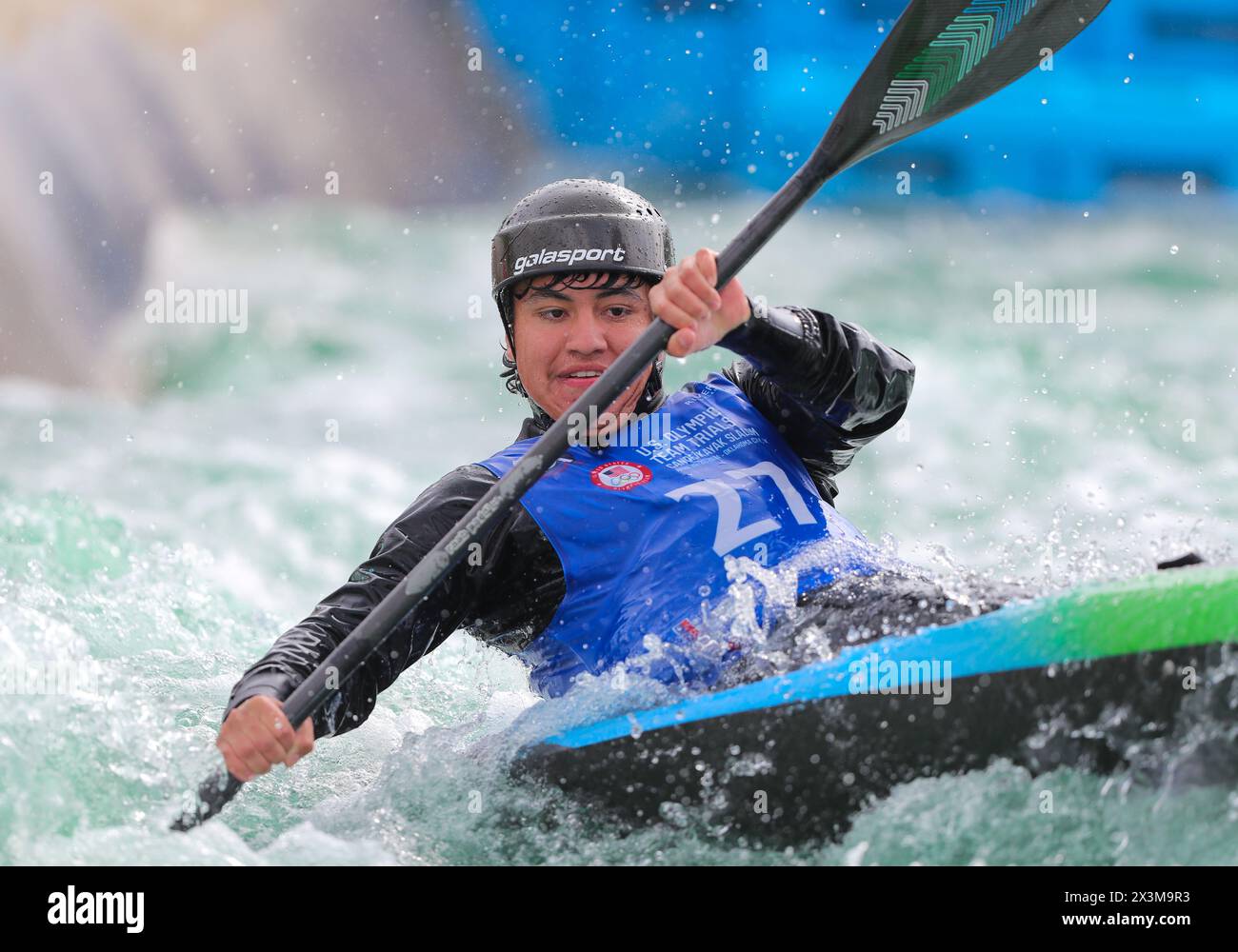 Spur. April 2024. Trogon Friedenson tritt bei den US Olympic Team Trials für Kayak Slalom bei Riversport in Oklahoma City an. Ron Lane. Quelle: csm/Alamy Live News Stockfoto
