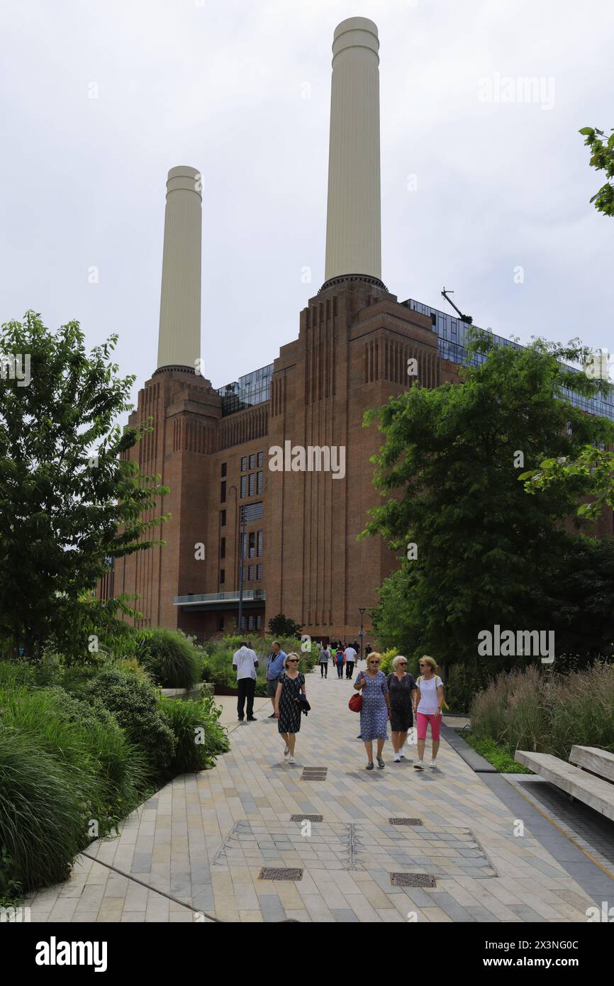 Blick auf das Äußere der Battersea Power Station, Battersea, London, England Stockfoto