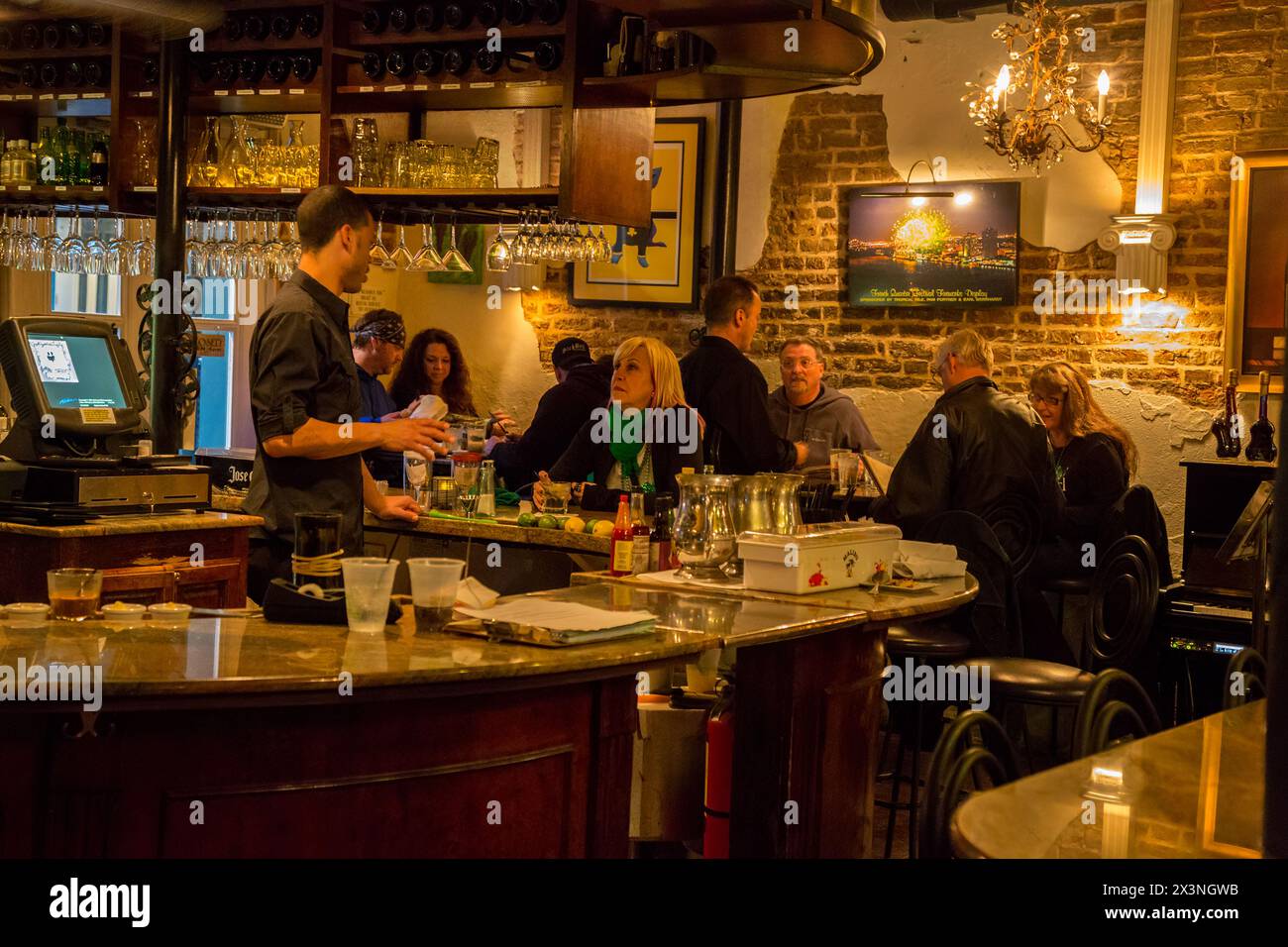 French Quarter, New Orleans, Louisiana.  Orleans Weinrebe Bistro. Stockfoto