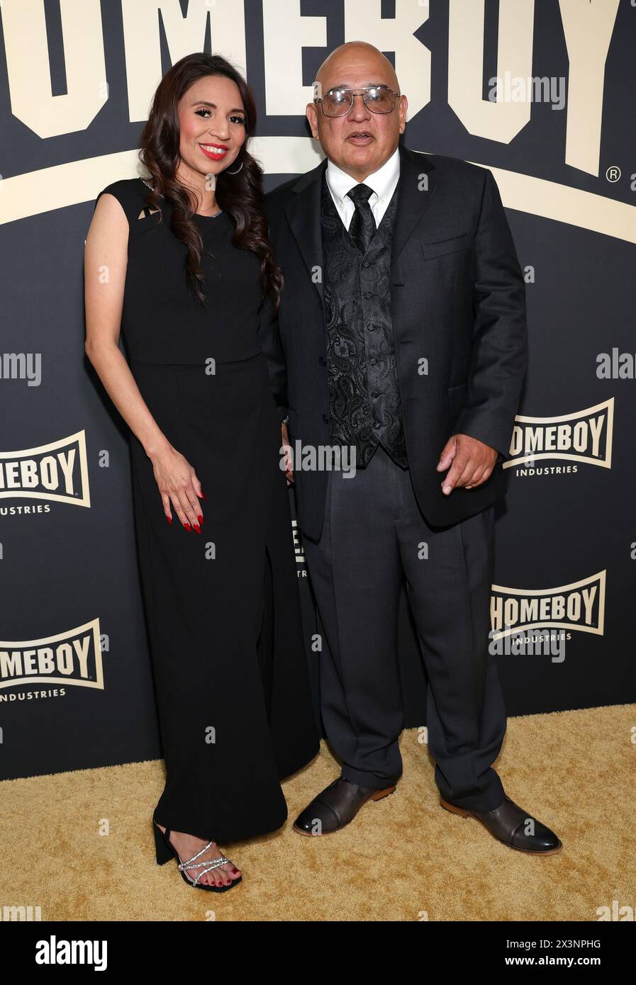 Los Angeles, Ca. April 2024. Alexandra Ramos, Bobby Martinez beim Lo Maximo 2024 Awards Dinner der Homeboy Industries im JW Marriott Los Angeles L.A. LIVE am 27. April 2024 in Los Angeles, Kalifornien. Quelle: Faye Sadou/Media Punch/Alamy Live News Stockfoto