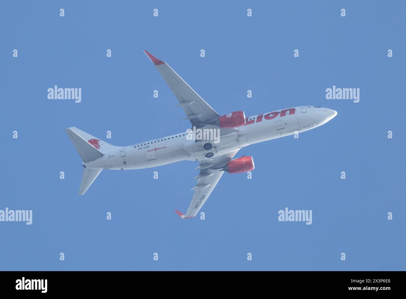 Chiangmai, Thailand - 18. November 2023: HS-LUH Boeing 737-800 der Thai Lionair Airline. Fahren Sie vom Flughafen Chiangmai nach Bangkok. Stockfoto