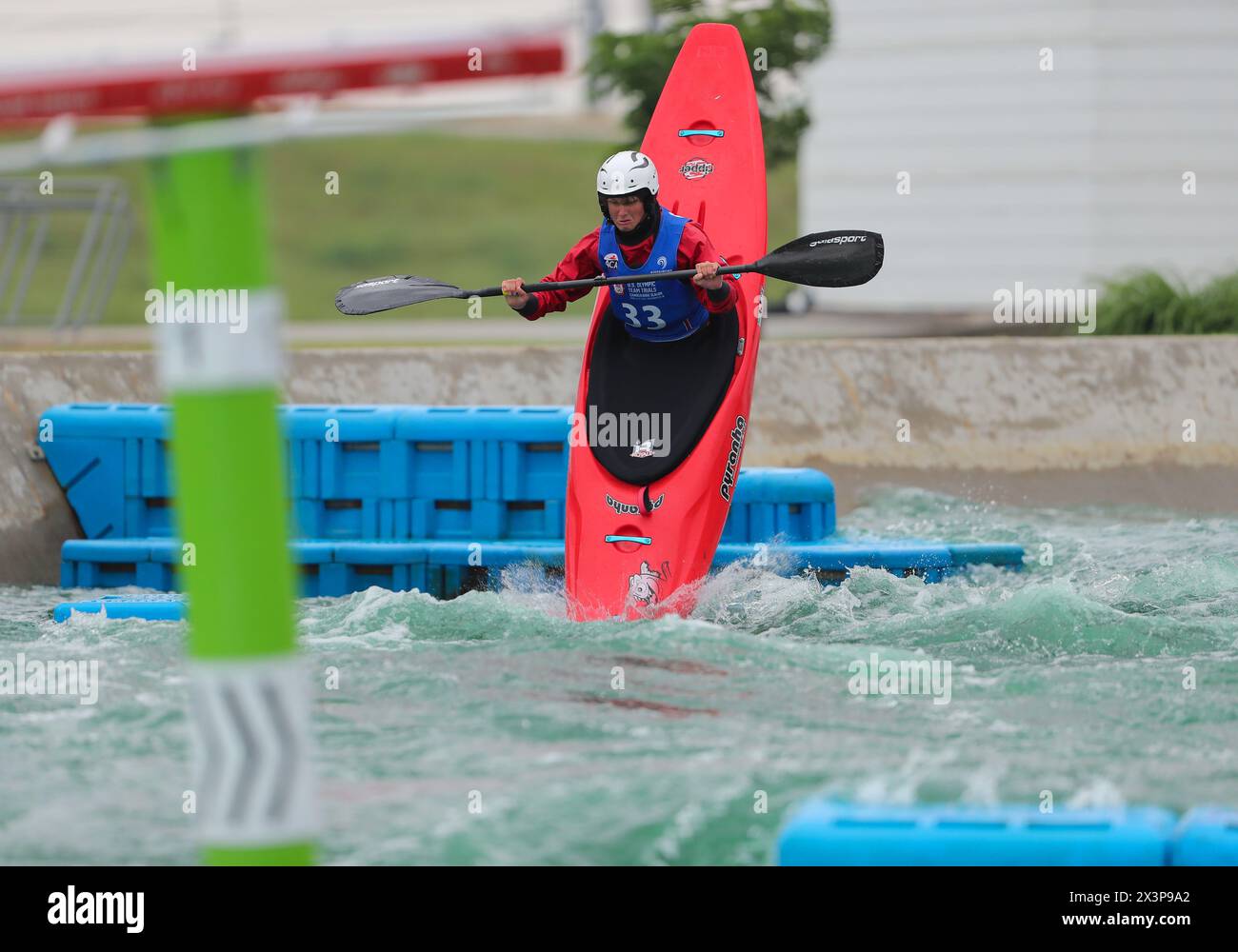 27. April 2024: Finn Blackburn tritt an den US Olympic Team Trials für Kayak Cross bei Riversport in Oklahoma City an. Ron Lane (Bild: © Ron Lane/Cal Sport Media) Stockfoto