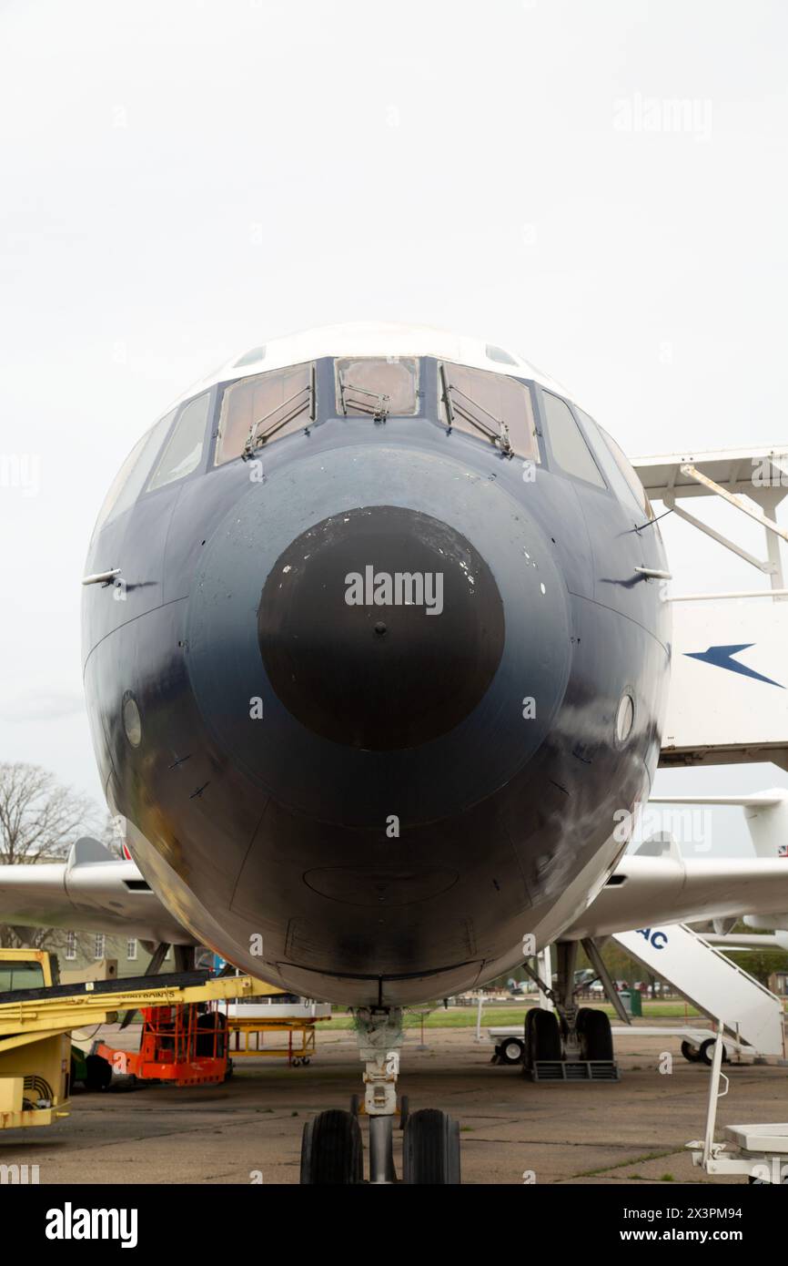 Nose of a British Aircraft Corporation Super VC10, britisches mittelgroßes, schmalkörniges Langstreckenflugzeug in BOAC Cunard-Farben. IWM, Duxford, Großbritannien Stockfoto