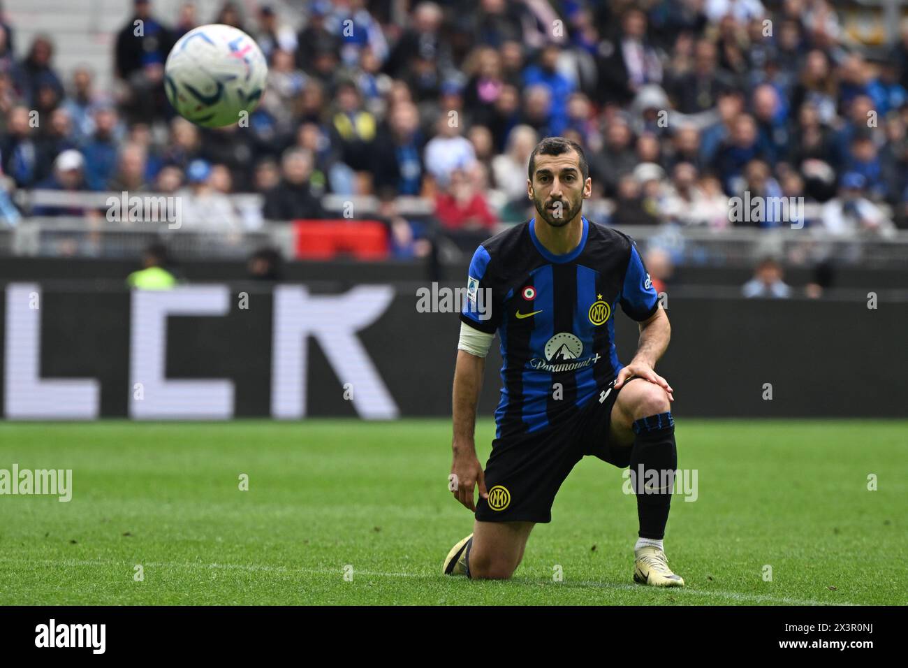 Mailand, Italien. April 2024. Henrikh Mkhitaryan vom FC Inter während des italienischen Fußballspiels Serie A zwischen Inter FC Internazionale und Turin FC am 28. April 2024 im Giuseppe Meazza San Siro Siro Stadion in Mailand. Foto Tiziano Ballabio Credit: Tiziano Ballabio/Alamy Live News Stockfoto