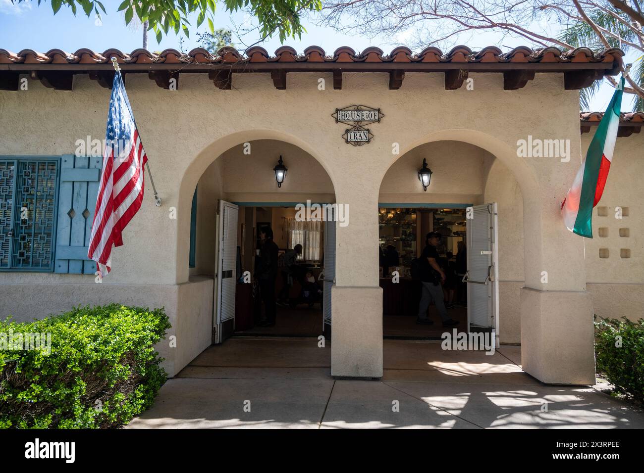 San Diego, CA. April 2024. Fassade des Hauses Iran in Balboa Park's House of Pacific Relations International Cottages Stockfoto