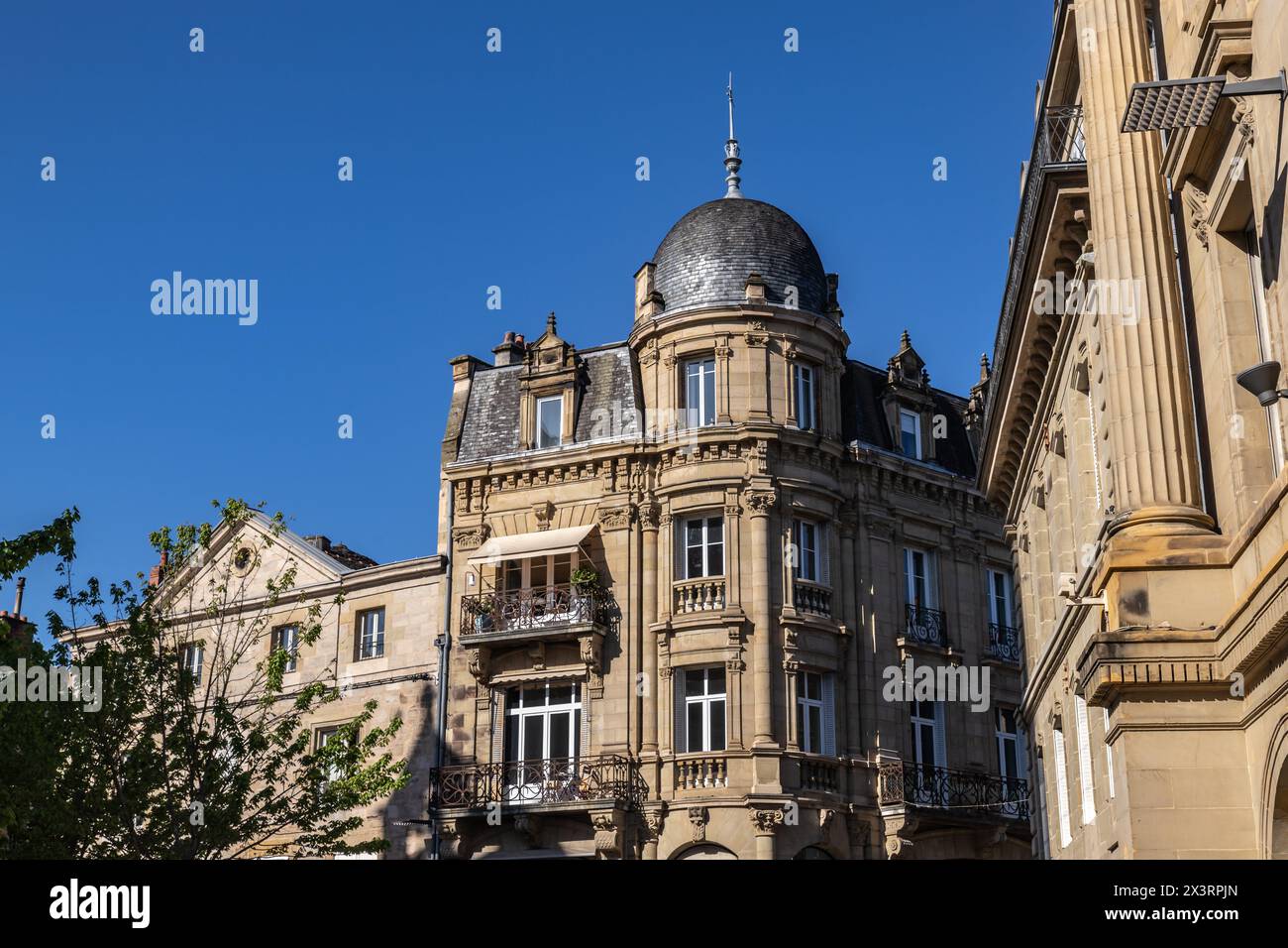 Devant la médiathèque Stockfoto