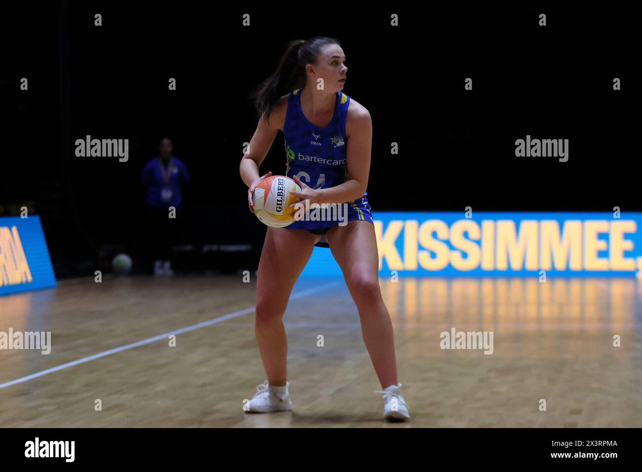 Leeds, Großbritannien. April 2024. First Direct Arena, Leeds, West Yorkshire, 28. April 2024. Netball Super League Leeds Rhinos vs Loughborough Lightning Harriet Jones of Leeds Rhinos Credit: Touchlinepics/Alamy Live News Stockfoto