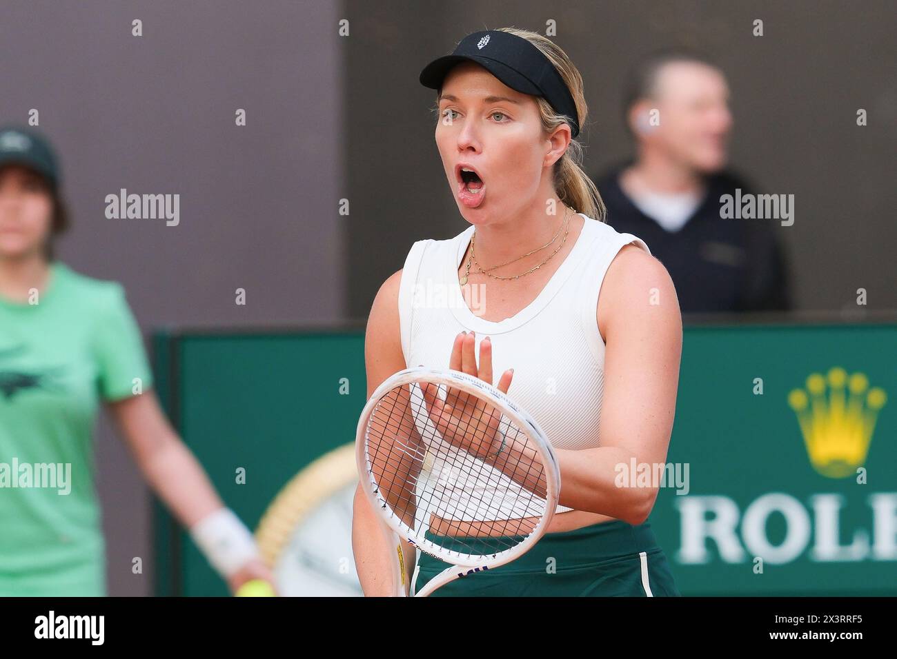 US Danielle Collins in der dritten Runde des Turniers der WTA Tour Madrid Open 2024 gegen Jacqueline Cristian in Caja Magica in Mad Stockfoto