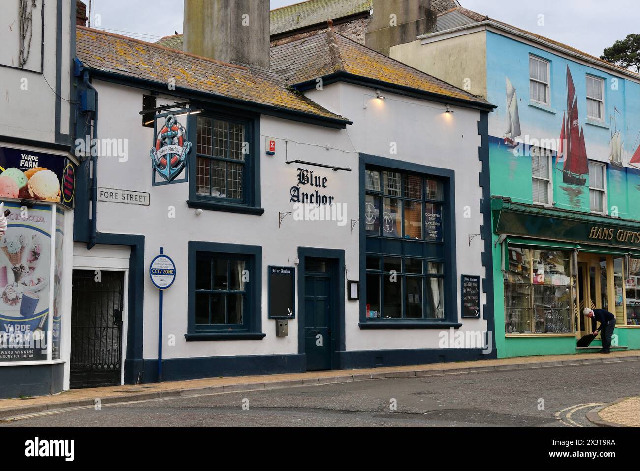 The Blue Anchor Pub, Brixham Harbour, Devon, Großbritannien Stockfoto