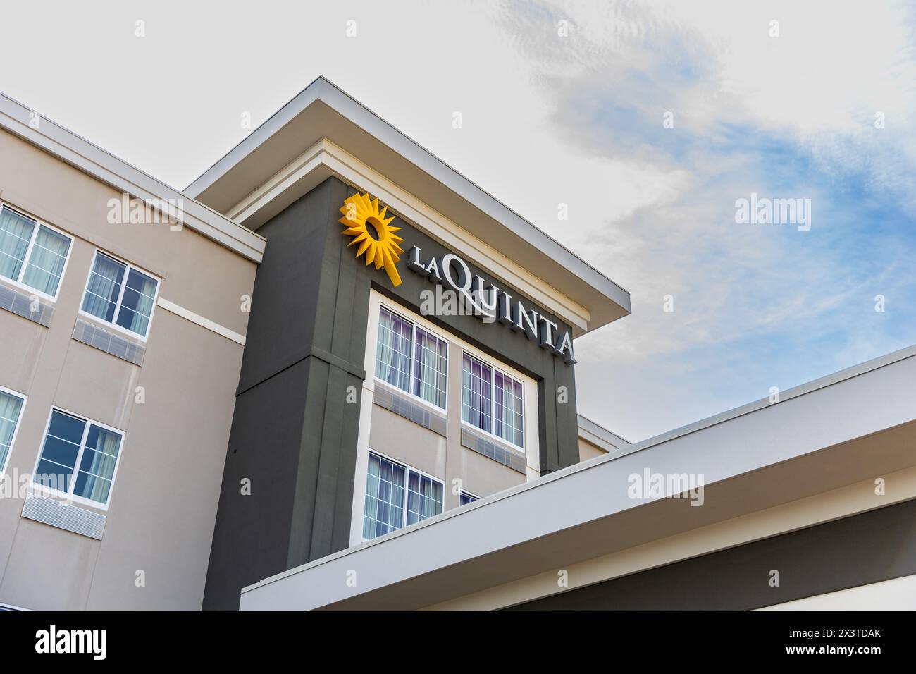 Starkville, MS - 27. Februar 2024: Das LaQuinta Inns and Suites ist eine Hotelkette in den USA Stockfoto