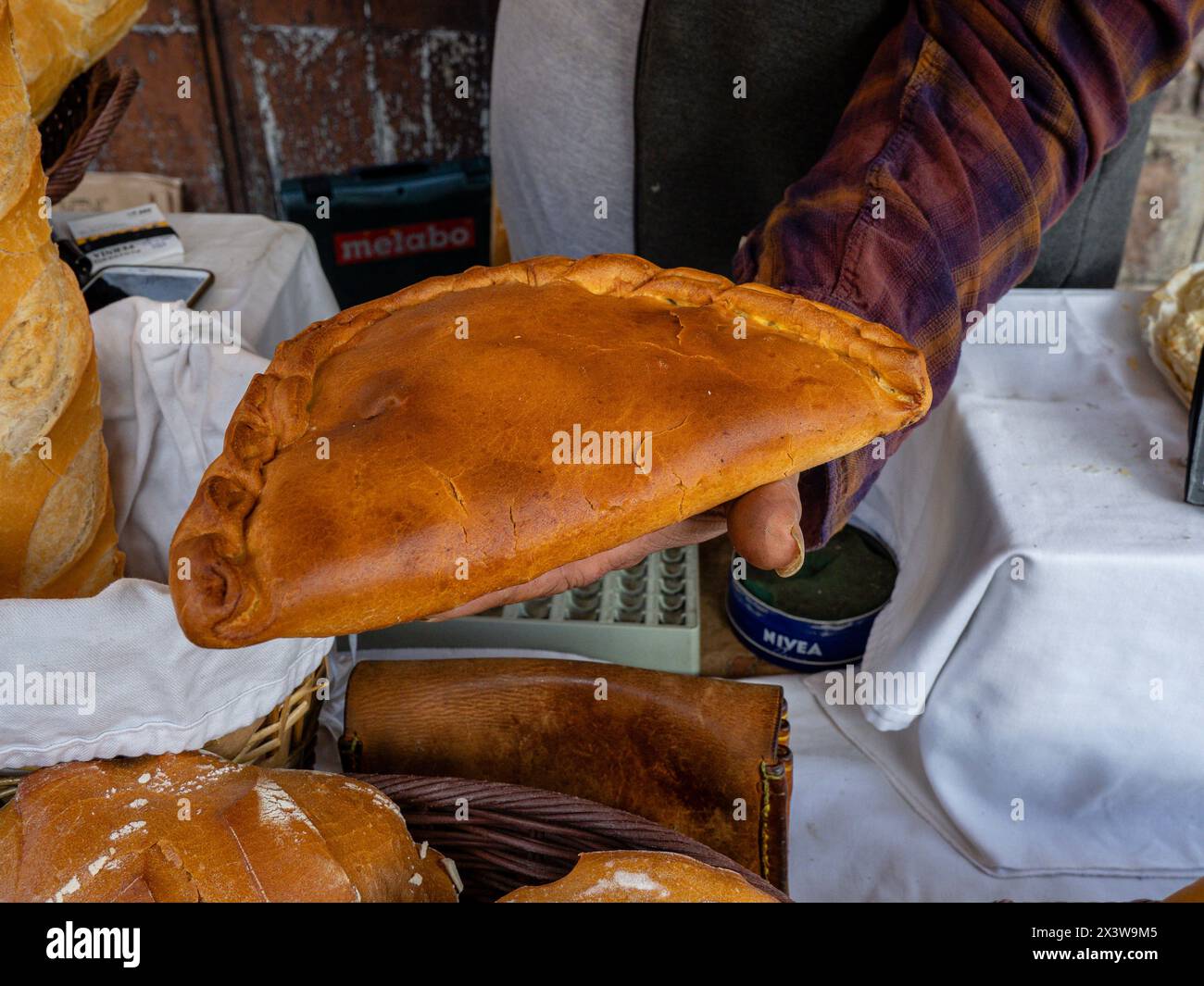 Empanada de Carne, Cabezón de la Sal, comarca Saja-Nansa, Kantabrien, Spanien Stockfoto