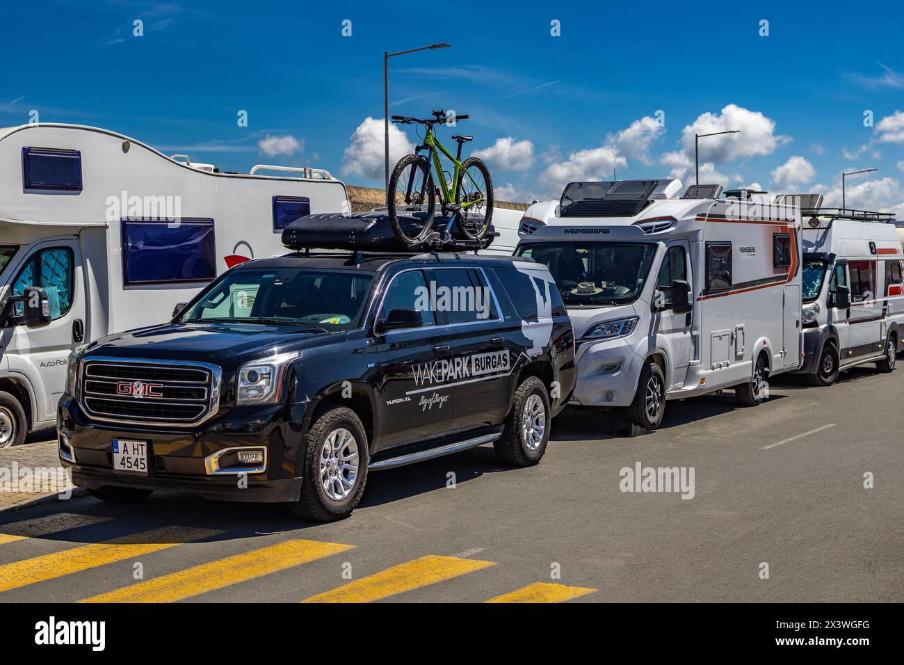 GMC Yukon XL SUV auf dem Camping Festival im Hafen von Burgas, Bulgarien Stockfoto