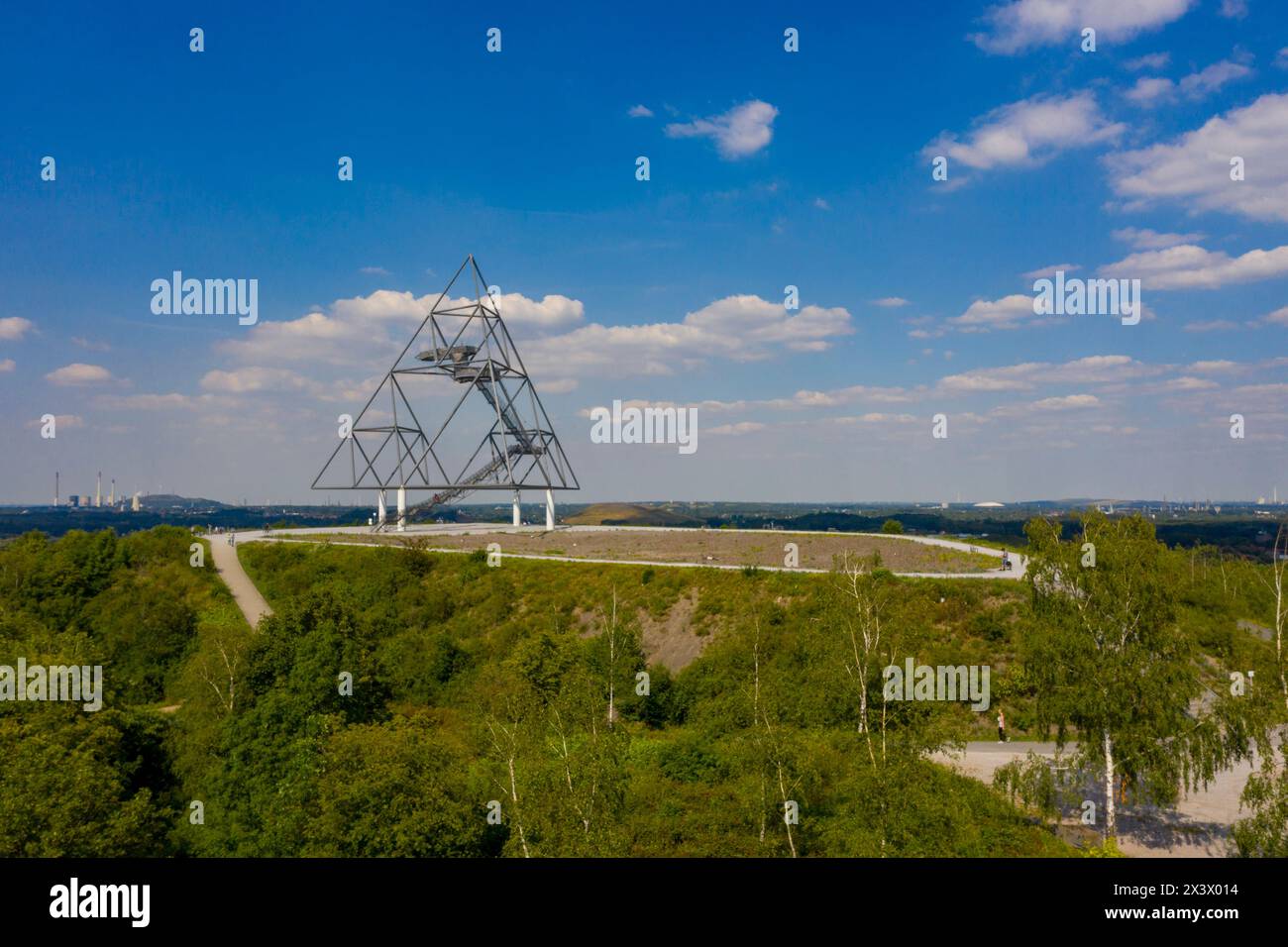 Deutschland, Ruhrgebiet, Nordrhein-Westfalen, Bottrop, Tetraeder auf der Beckstraße Stockfoto