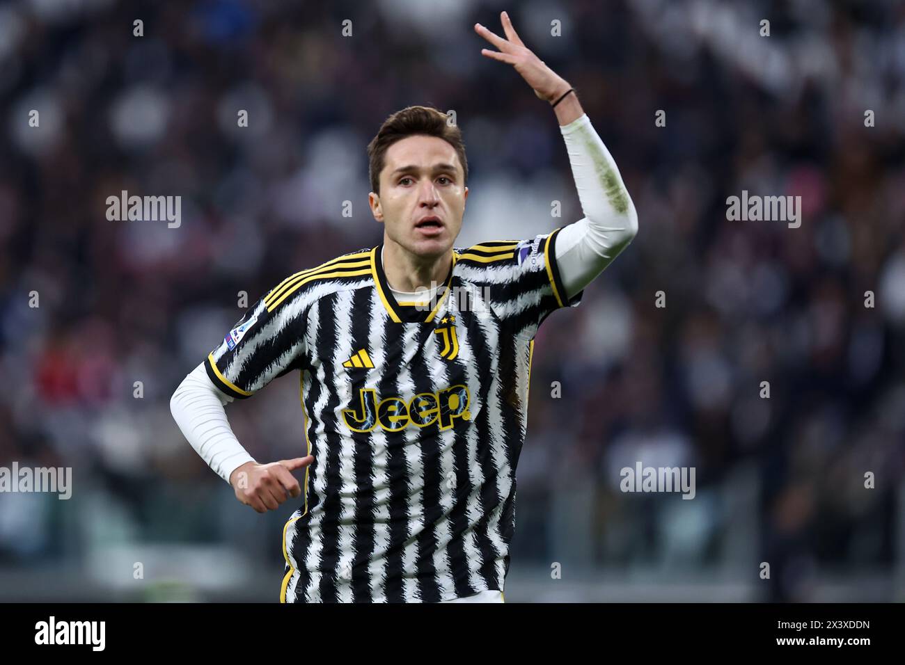 Federico Chiesa von Juventus FC Gesten beim Spiel der Serie A zwischen Juventus FC und AC Milan im Allianz Stadium am 27. April 2024 in Turin. Stockfoto