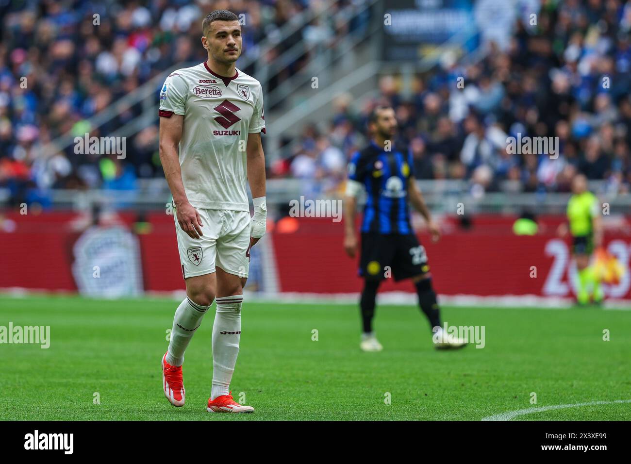 Mailand, Italien. April 2024. Alessandro Buongiorno von Torino FC reagiert während des Fußballspiels der Serie A 2023/24 zwischen dem FC Internazionale und dem FC Turin im Giuseppe Meazza Stadion. Endpunktzahl; Inter 2:0 Turin (Foto: Fabrizio Carabelli/SOPA Images/SIPA USA) Credit: SIPA USA/Alamy Live News Stockfoto