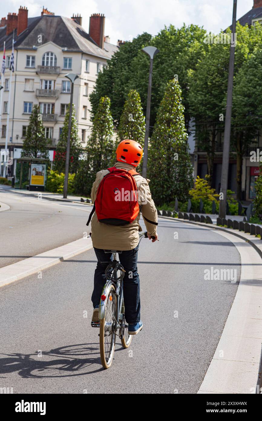 Frankreich, Nantes, 44, Cours des 50 Otages, Radfahrer, Mai 2021. Stockfoto