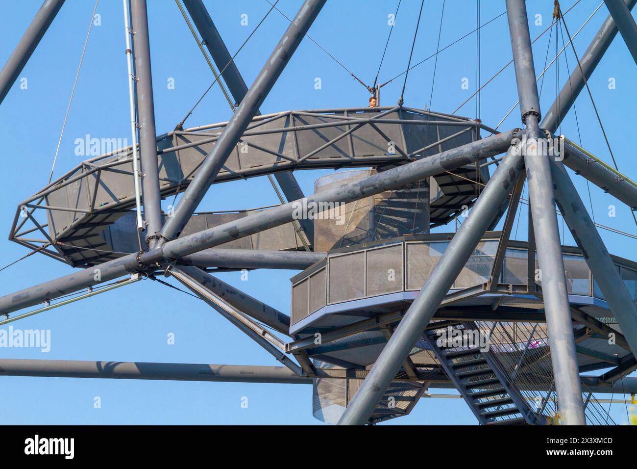 Deutschland, Ruhrgebiet, Nordrhein-Westfalen, Bottrop, Tetraeder auf der Beckstraße Stockfoto