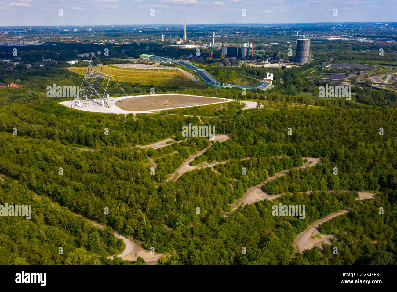 Deutschland, Ruhrgebiet, Nordrhein-Westfalen, Bottrop, Tetraeder auf der Beckstraße Stockfoto
