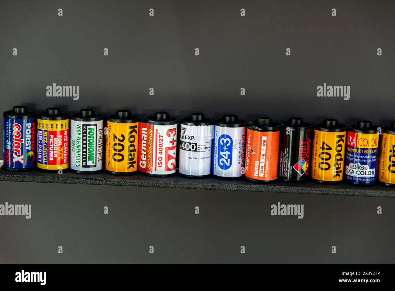 Folien auf einem Regal Stockfoto