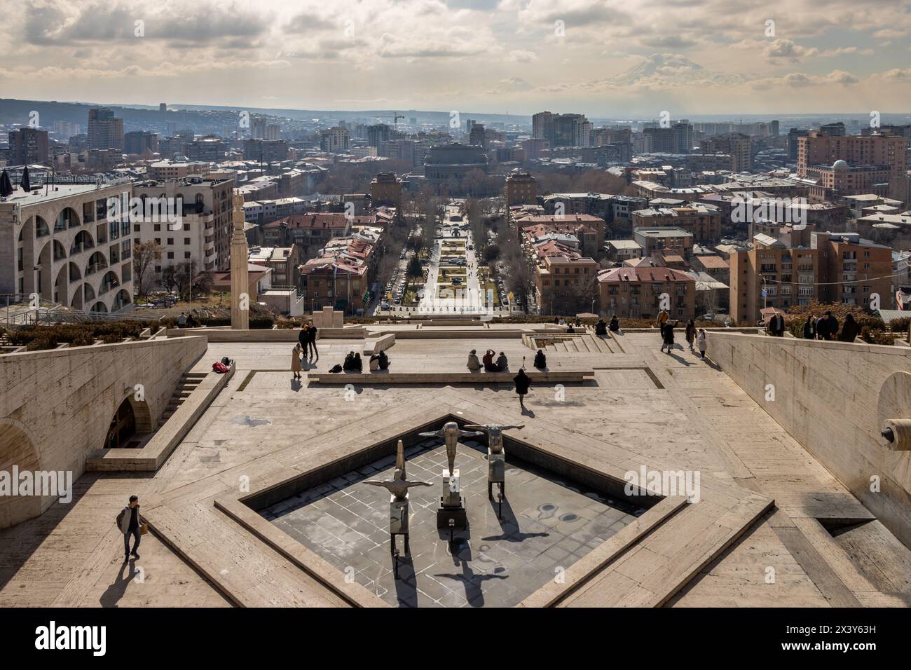 Jerewan, Armenien 13. Februar 2024: Jerewan Kaskade und Alexander Tamanyan Park Stockfoto