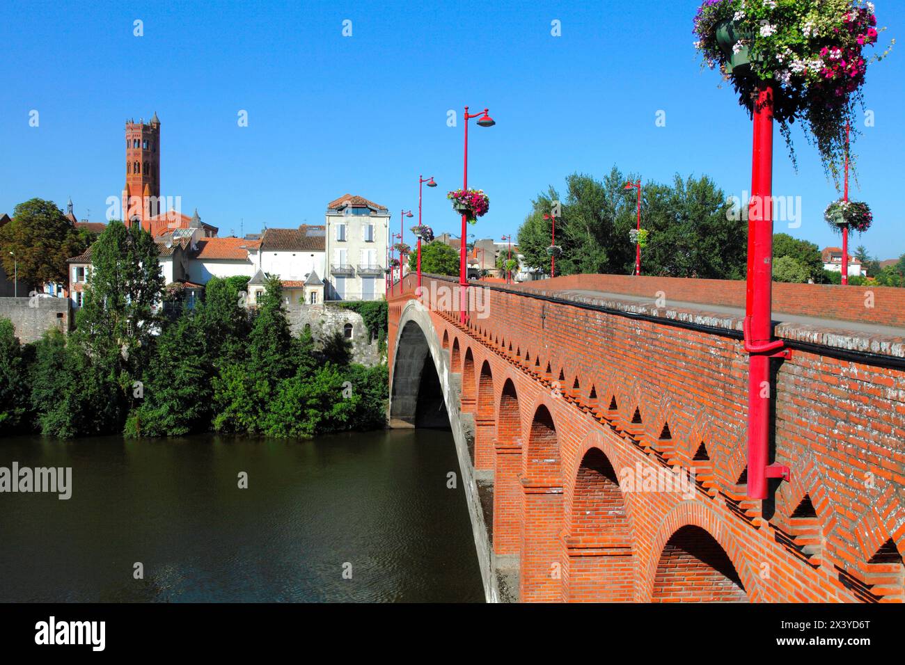 Frankreich, Nouvelle Aquitaine, Département Lot et Garonne (47), Villeneuve sur Lot, die neue Brücke Stockfoto