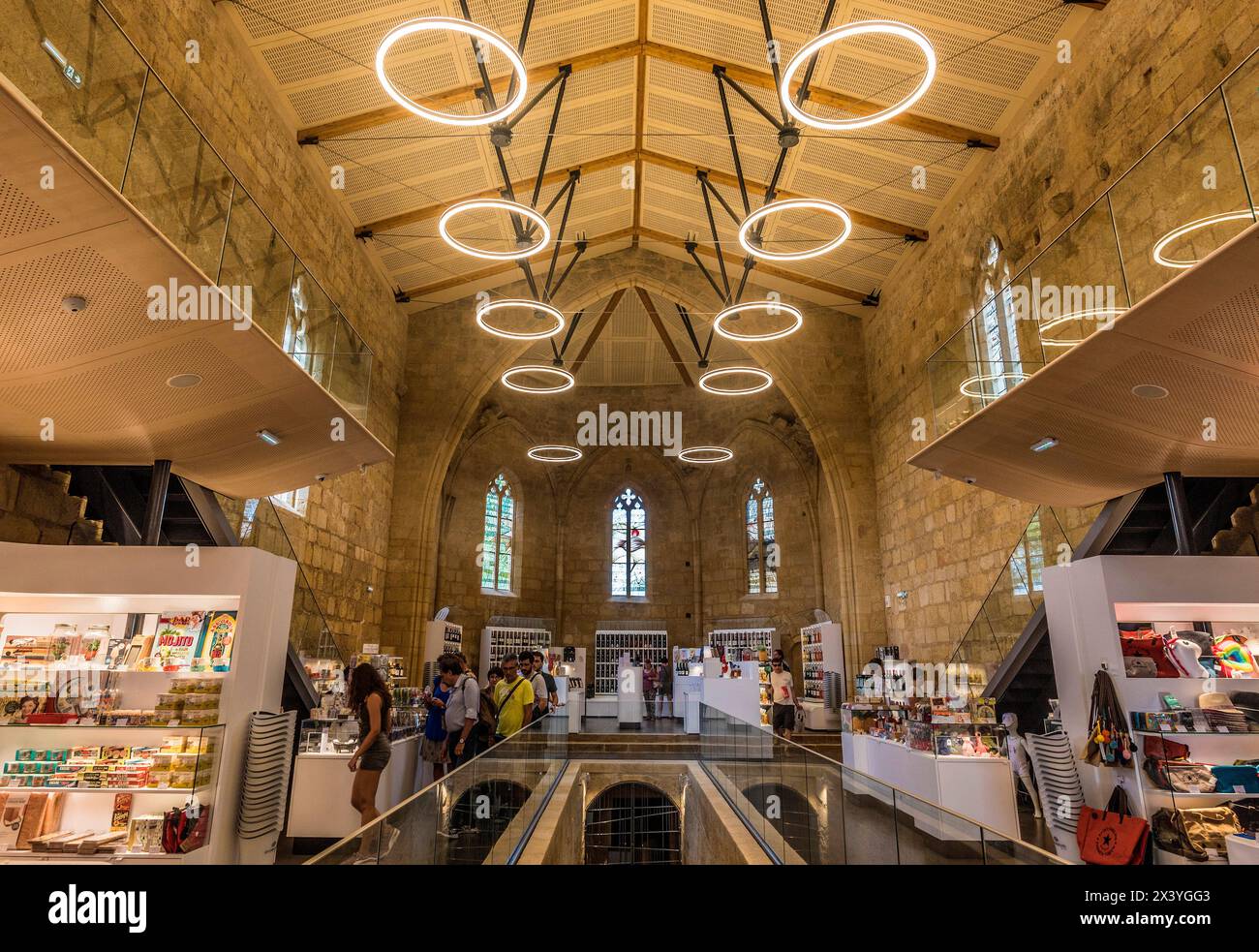 Frankreich, Gironde, Saint Emilion (UNESCO-Weltkulturerbe), Umstrukturierung im ehemaligen Kloster der Cordeliers (Geschäft) Stockfoto