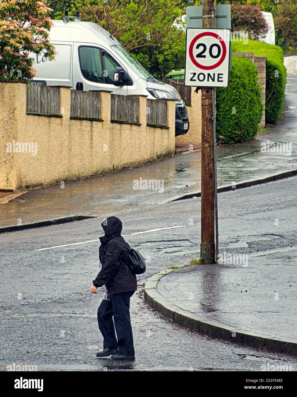 Glasgow, Schottland, Großbritannien. 29. April 2024: Straßen mit Geschwindigkeitsbegrenzung auf 20 km/h in der Stadt aufgrund eines kürzlichen Anstiegs der Todesopfer Straßen reduziert, um sicherere Straßen zu schaffen. Credit Gerard Ferry /Alamy Live News Stockfoto