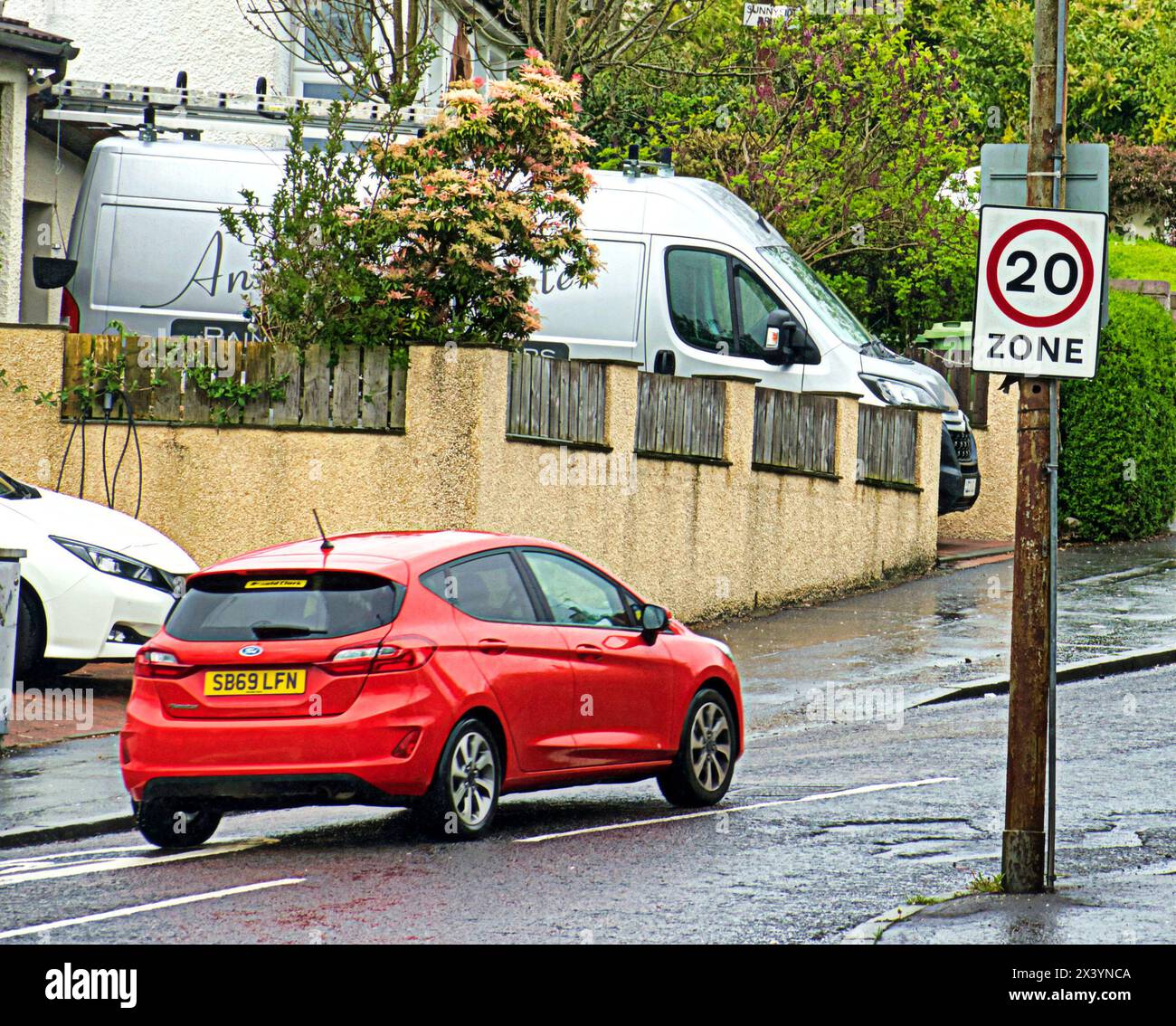 Glasgow, Schottland, Großbritannien. 29. April 2024: Straßen mit Geschwindigkeitsbegrenzung auf 20 km/h in der Stadt aufgrund eines kürzlichen Anstiegs der Todesopfer Straßen reduziert, um sicherere Straßen zu schaffen. Credit Gerard Ferry /Alamy Live News Stockfoto