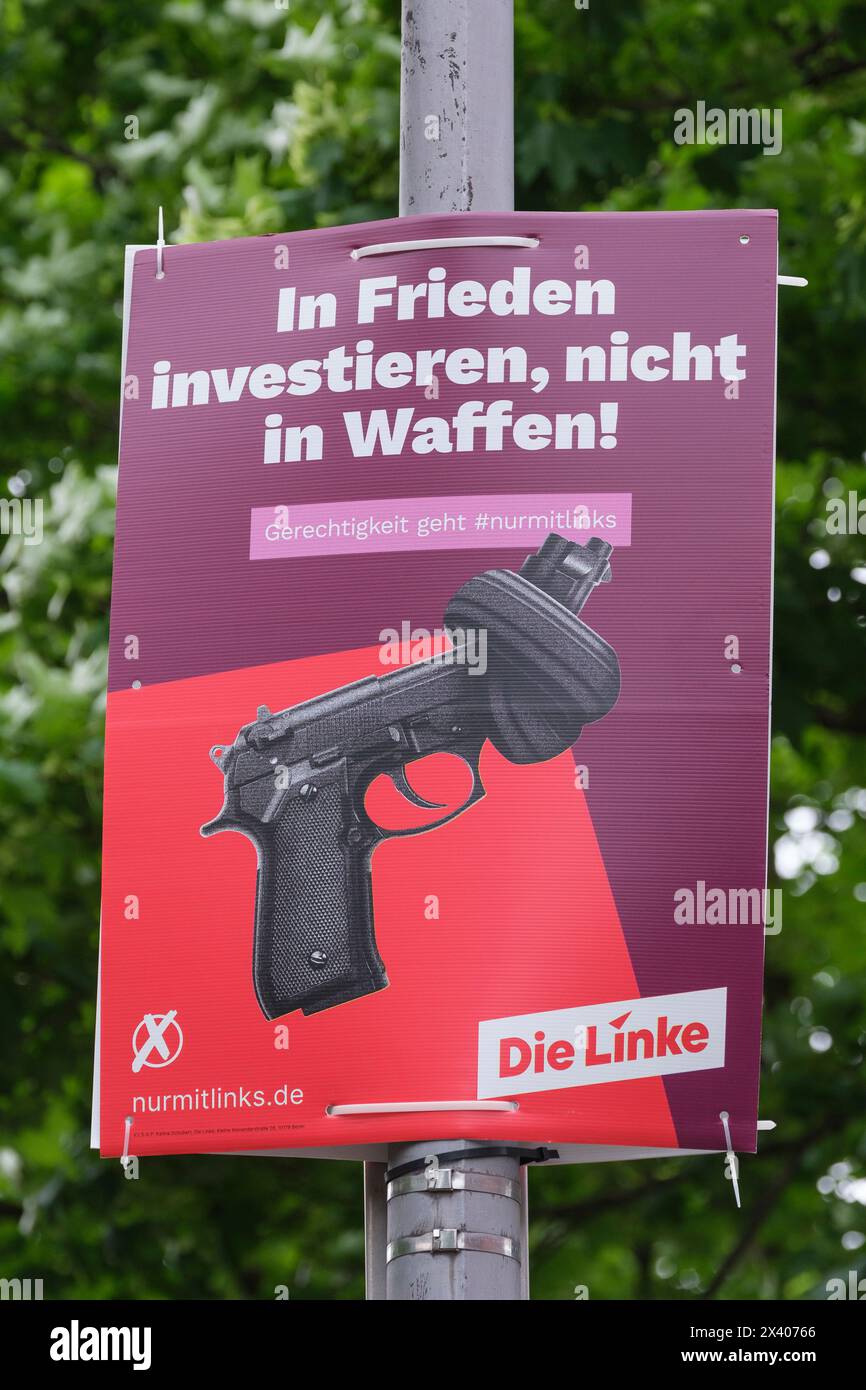 Wahlplakat der Linke für die Europawahlen am 9. Juni 2024 im Kölner Landkreis Nippes Stockfoto