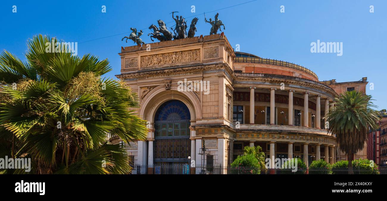 Theater Politeama in Palermo, Italien; Palermo, Italien Stockfoto